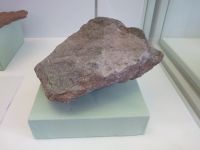 2_Vitrine06_unten_e_Tuffit_KB