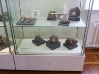 2_Vitrine11__Vulkanismus_Albersweiler_KB