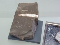 2_Vitrine11_oben_d_Achatdruse_KB