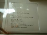 2_Vitrine13_unten_a_Beschriftung_KB
