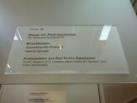 4_Vitrine26_oben_a_Beschriftung_KB
