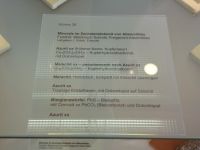 4_Vitrine29_oben_a_Beschriftung_MB