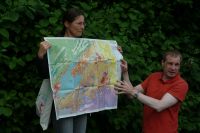 E04_Dr._Michael_Barth_erläutert_die_geologische_Karte_WO