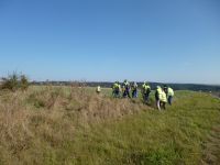 6_Gruppe_auf_Hochfläche_im_Hintergrund_der_Taunus