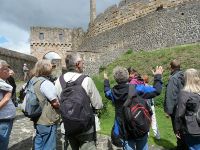 Münzenberg20_Eindrucksvolle_innere_Schildmauer_mit_Basaltsäulen_und_Buckelquadern_WO